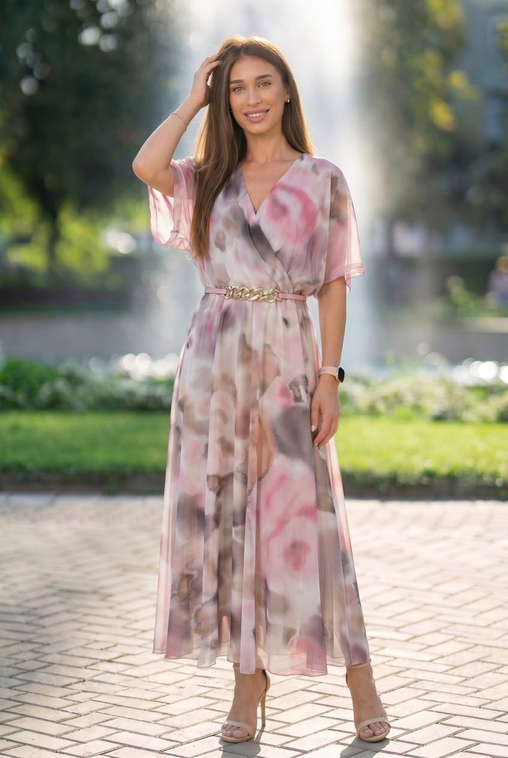Рокля “Blossom Breeze” – дълга ефирна рокля акварелен принт пудра с колан арт.1821