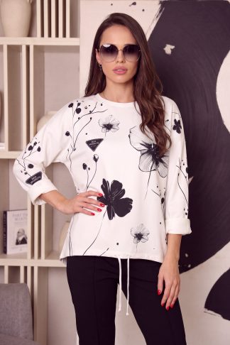 Блуза “Miss Brooklyn White Floral” – бяла блуза с черен флорален принт арт.1539